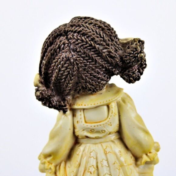 2 Vintage Figurines Boy & Girl Grannycore Kitsch Cottagecore Polystone Statues - Picture 9 of 11